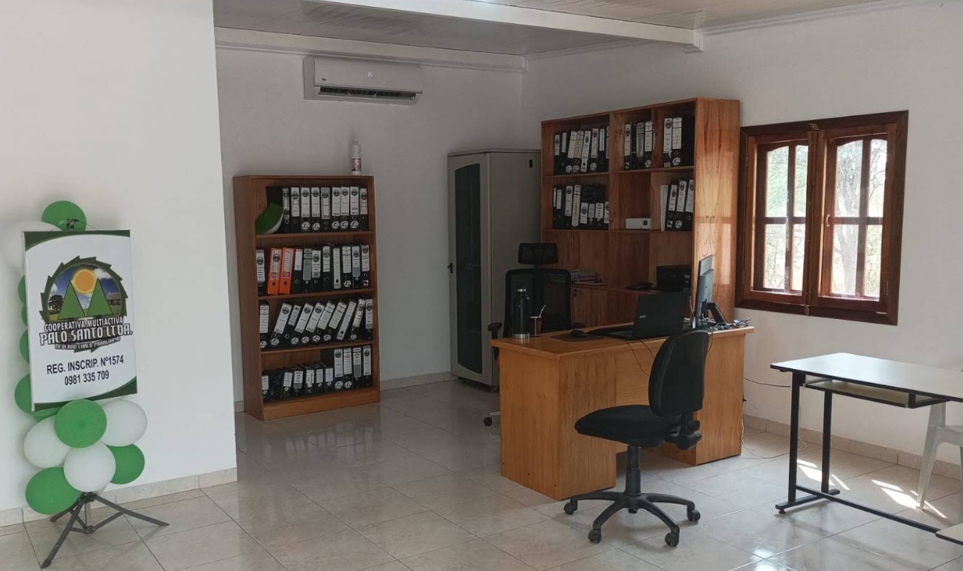 Oficina de atención al socio de la Cooperativa Palo Santo